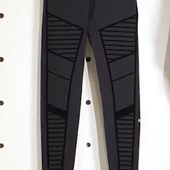 ALO yoga Flocked High-Waist Moto Leggings - Picture 3 of 12
